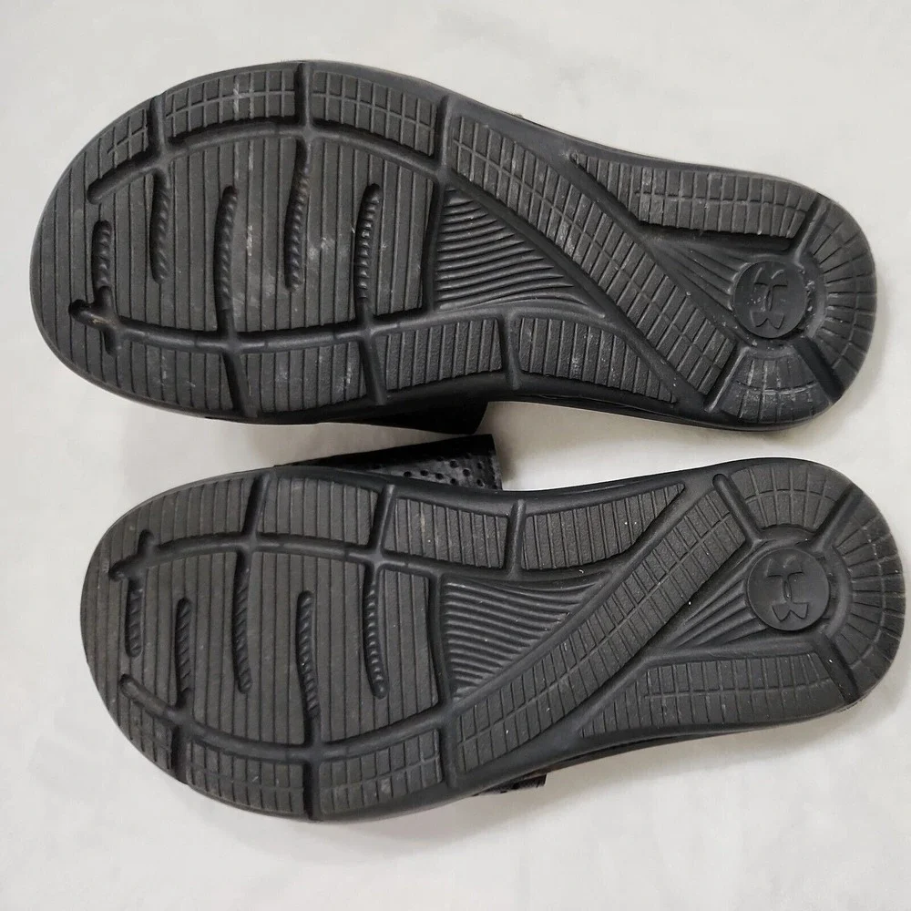Under Armour Black 4D Foam Cushion Youth Kids Slides Sandals Logo Size 4Y EUC